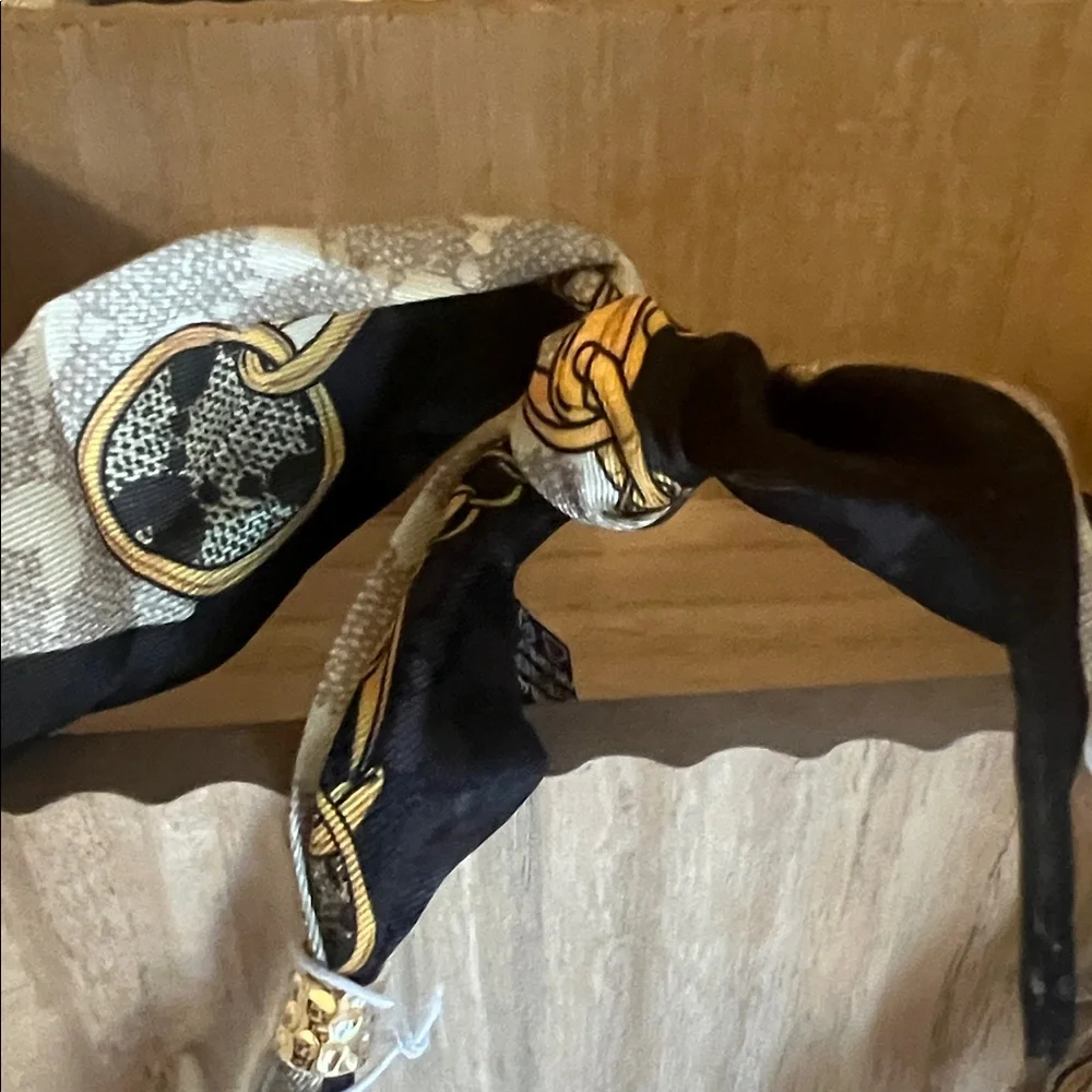 NWT❤️GORGEOUS GOLD HEART EQUESTRIAN SCARF NECKLACE Gemelli - Picture 5 of 5